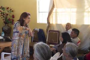 La asambleista Mar&iacute;a Augusta Calle particip&oacute; en los di&aacute;logos con moradores de Guangopolo. Foto: Daniel Molineros./ EL TEL&Eacute;GRAFO.