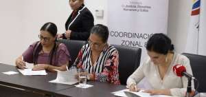 La ministra de Justicia firm&oacute; el acuerdo reparatorio No. 8