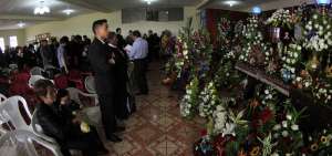 En la casa parroquial El Rosal, en Mocha, fue velado el cuerpo de Manuel Alarc&oacute;n. Sus familiares pidieron privacidad en estos momentos de dolor.