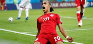Yussuf Poulsen celebra el &uacute;nico gol del partido, a favor de Dinamarca.