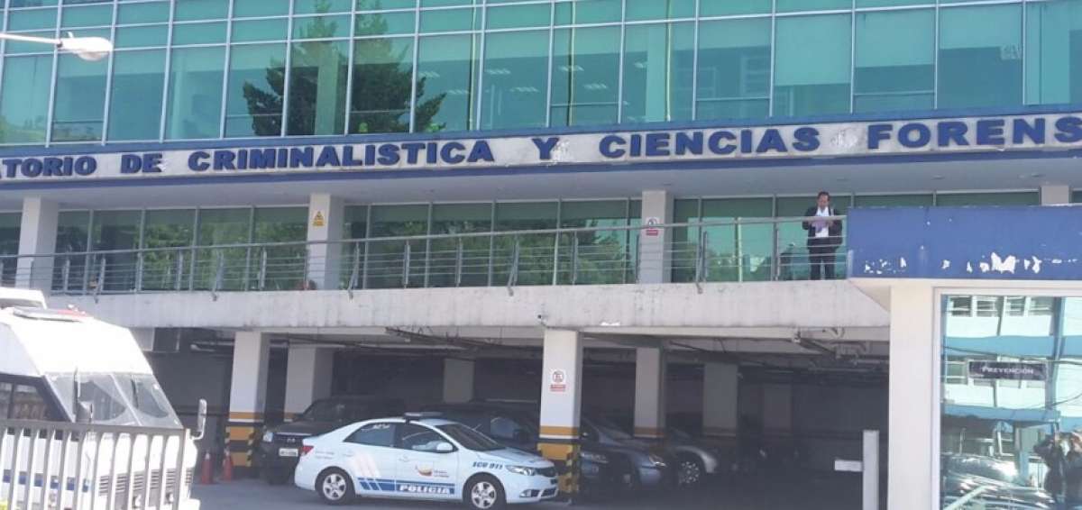 La diligencia se realiza en la Direcci&oacute;n de Criminal&iacute;stica de la Polic&iacute;a, en Quito. 