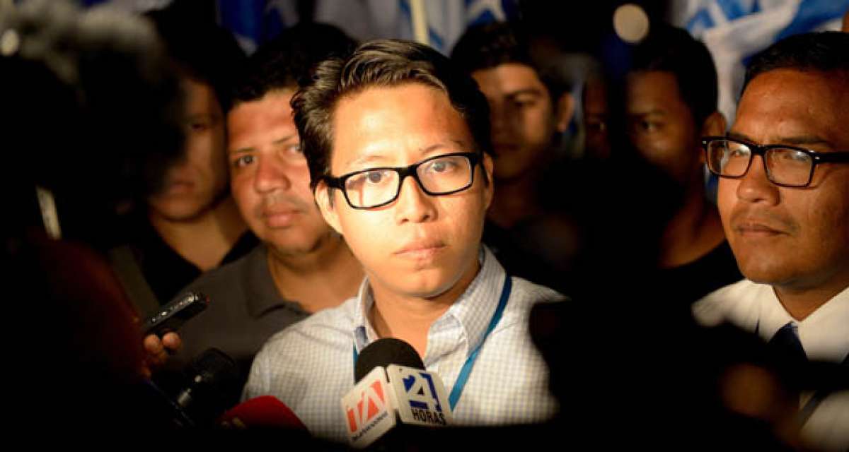 Santos: &ldquo;Soy un pol&iacute;tico, no politiquero&rdquo;