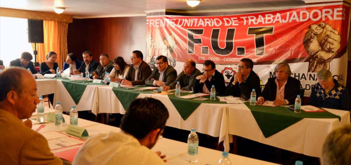 Representantes de varias agrupaciones de centro e izquierda se reunieron la semana pasada en Quito.