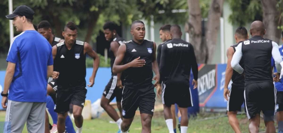 En el complejo del Parque Samanes, Emelec prepar&oacute; la revancha de la semifinal de la Copa ante Liga de Quito. 