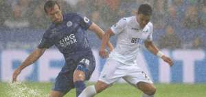 Jefferson Montero ingres&oacute; a los 58 minutos del encuentro en que el Swansea perdi&oacute; 2-1 con el Leicester.