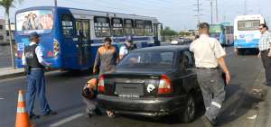 En los controles realizados por la ATM participa personal de la unidad de Revisiones T&eacute;cnicas Vehiculares para verificar el estado del automotor.