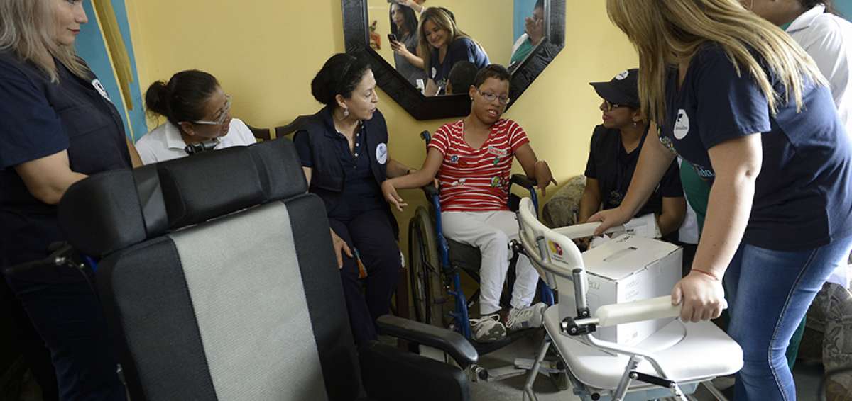 G&eacute;nesis Vargas, quien naci&oacute; con par&aacute;lisis cerebral, recibi&oacute; una silla de ruedas postural y su madre ser&aacute; capacitada para tener un emprendimiento.