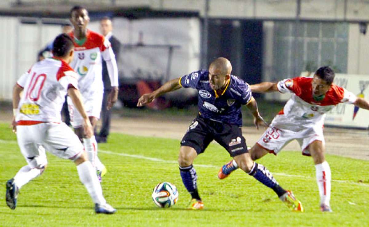 Independiente comparte la punta con Barcelona tras empatar