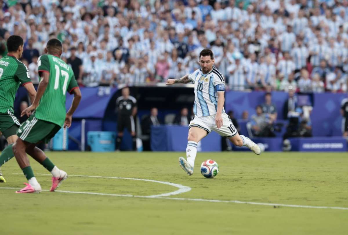 Messi lidera a Argentina en el inicio de una nueva defensa mundialista 