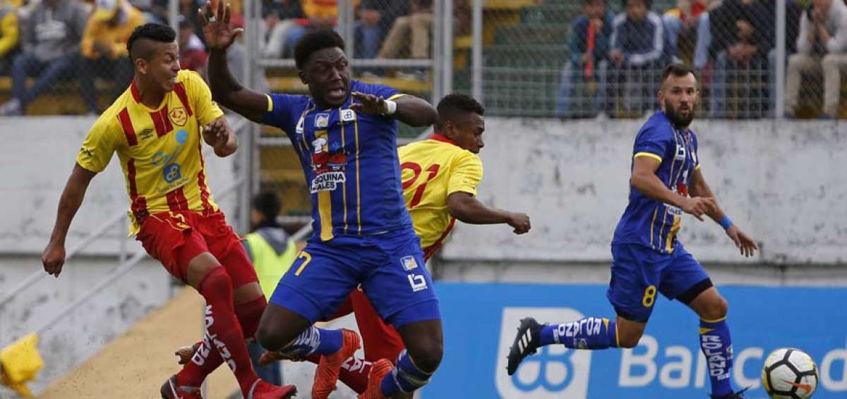 Aucas y Delf&iacute;n firman el primer empate del torneo 2018