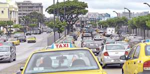 En la av. de las Am&eacute;ricas, los congestionamientos se extienden hasta pasadas las 09:00 de los d&iacute;as laborables. Foto: Alfredo Piedrah&iacute;ta / El Tel&eacute;grafo