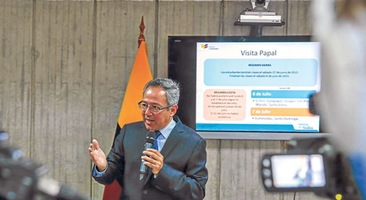 En el conversatorio en Quito, el ministro de Educaci&oacute;n, Augusto Espinosa, dijo que ser&aacute;n potenciados los talentos encontrados en los clubes escolares. Foto: Cortes&iacute;a