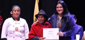 Foto tomada durante el evento de Certificaci&oacute;n de Responsabilidad Nutricional a los Restaurantes y cafeter&iacute;as.