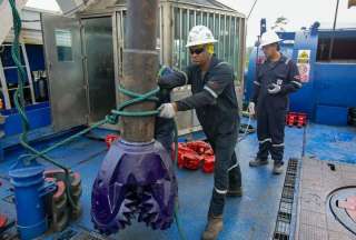 Petroecuador reanuda exportaciones de crudo tras levantar la fuerza mayor