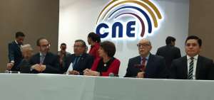Integrantes del denominado Comit&eacute; por la Institucionalizaci&oacute;n de la Democracia.