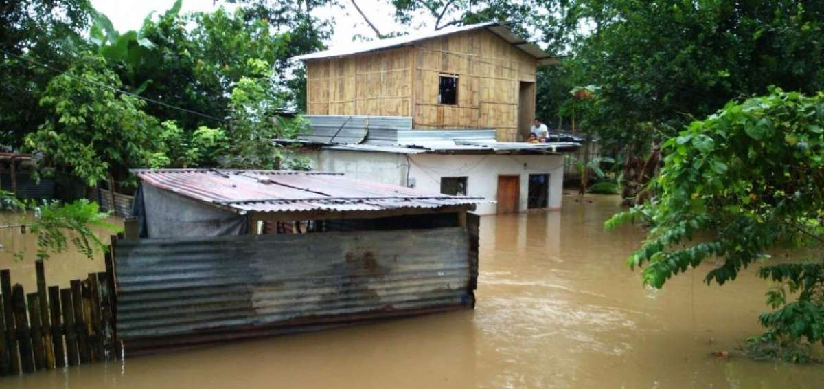 Lluvias ocasionan emergencias en Sto. Domingo y Esmeraldas