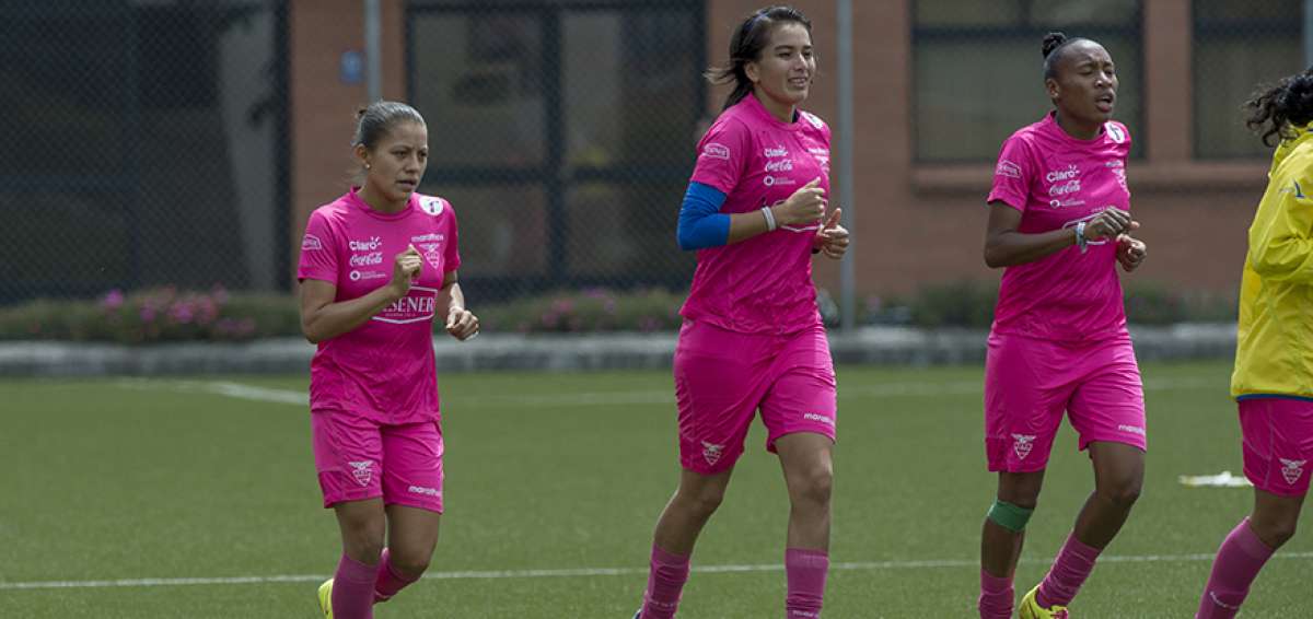 La volante Mayra Olvera, de 26 a&ntilde;os, fue parte de la selecci&oacute;n femenina de Ecuador que disput&oacute; el primer Mundial en Canad&aacute; 2015, donde fue titular.