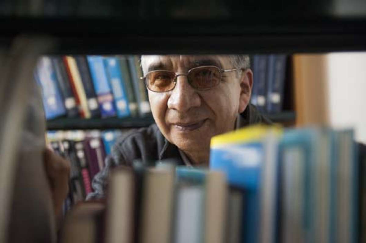 &Eacute;dgar Freire Rubio se inici&oacute; en la Librer&iacute;a Cima, Luego trabaj&oacute; en la Espa&ntilde;ola y finalmente en una librer&iacute;a de segunda mano. Foto: Fernando Sandoval│El Tel&eacute;grafo
