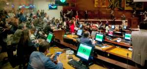 La votaci&oacute;n contra Sof&iacute;a Esp&iacute;n se decidi&oacute; luego de que transcurriera m&aacute;s de una hora con el cambio de moci&oacute;n. En total 132 asamble&iacute;stas asistieron.