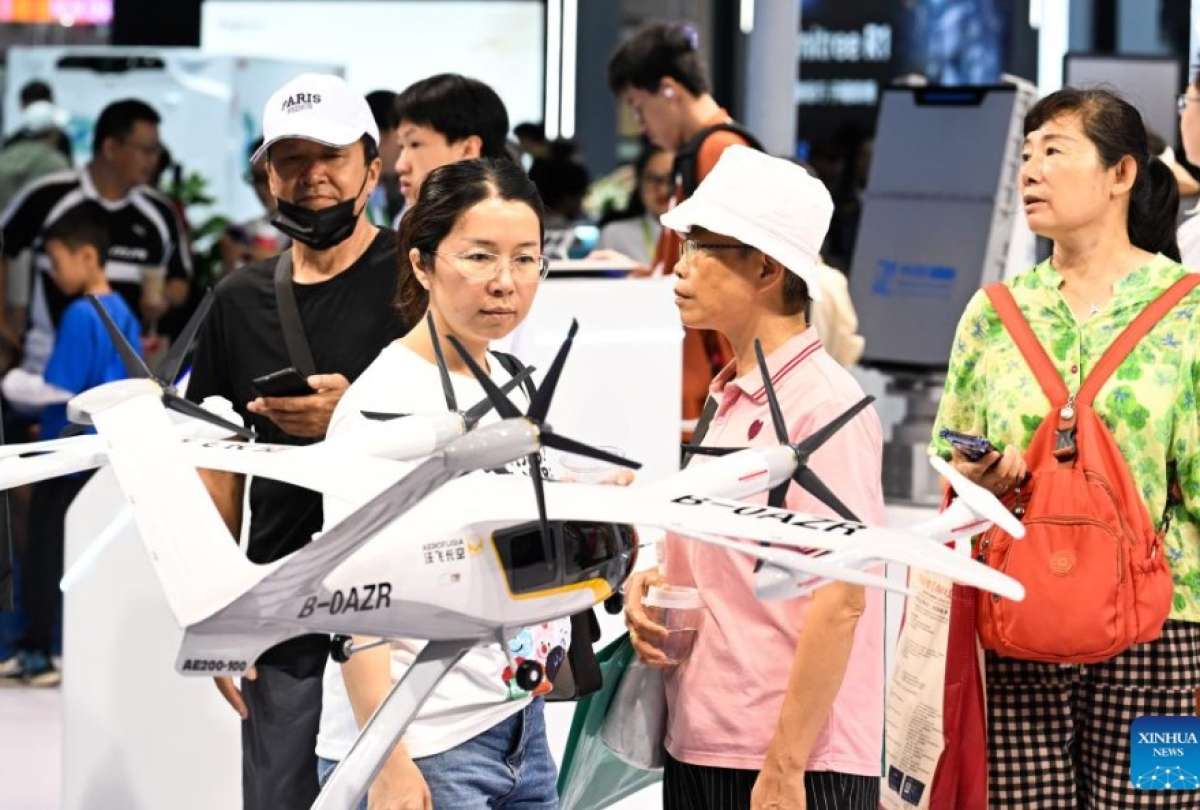 Robots humanoides y drones para delivery destacaron en la Expo de Hainan, en China. 