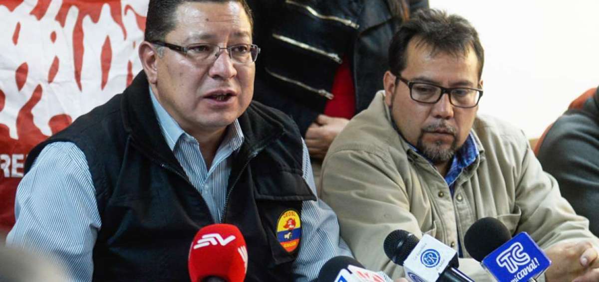 Nelson Erazo (derecha), dirigente del Frente &Uacute;nico de Trabajadores (FUT)
