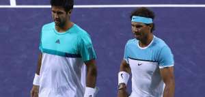 Fernando Verdasco (i) y Rafael Nadal no pudieron contra el mejor dobles masculina de la historia del tenis: los hermanos Bryan.