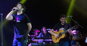 Desde hace 16 a&ntilde;os David (I) y Jos&eacute; Manuel Mu&ntilde;oz fusionan la rumba habitual de sus canciones con el pop, el rock, reggae y otros g&eacute;neros musicales. Foto: Miguel Jim&eacute;nez / El Tel&eacute;grafo 