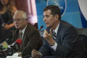 El ministro Jaime Guerrero (Mintel) y Fabi&aacute;n Jaramillo (Supertel) precisaron que se realizar&aacute;n controles a las operadoras m&oacute;viles. Foto: Fernando Sandoval/ EL TEL&Eacute;GRAFO.