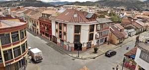 El barrio Todos Santos a&uacute;n conserva su tradicional arquitectura, la misma que forma parte del centro hist&oacute;rico de Cuenca y de su patrimonio mundial. Foto: Jos&eacute; Luis Llivisaca / El Tel&eacute;grafo