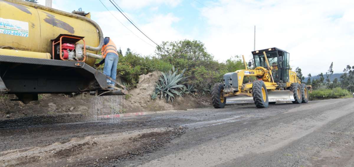 Actualmente se recapea las calles Lavalle, Francisco Lavayen y Antonio Ante, ubicadas al sur de la urbe, as&iacute; como la construcci&oacute;n del alcantarillado del lugar.