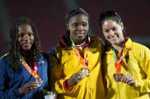 La velocista nacional &Aacute;ngela Tenorio (izq.) forma parte de este proyecto deportivo. Foto: Cortes&iacute;a Ministerio de Deporte.