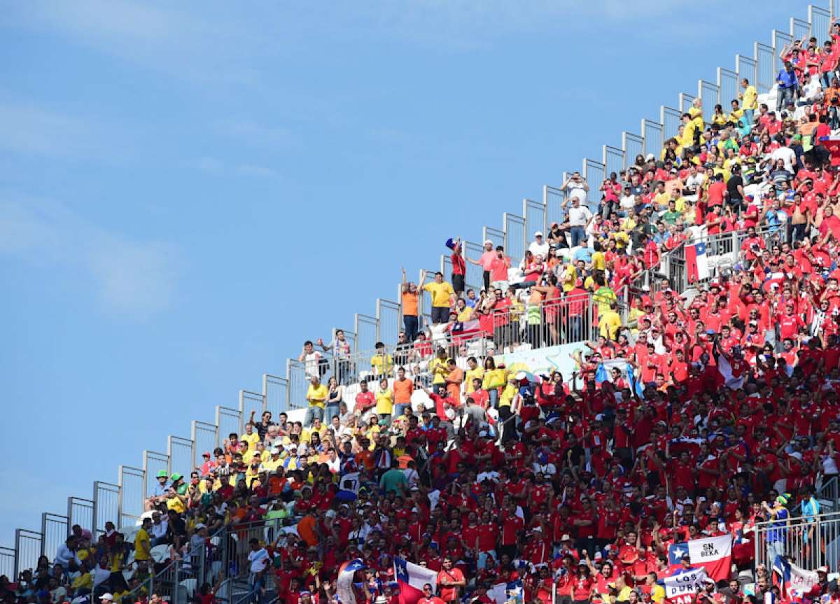FIFA multa a Chile por invasi&oacute;n de hinchas en el Maracan&aacute;