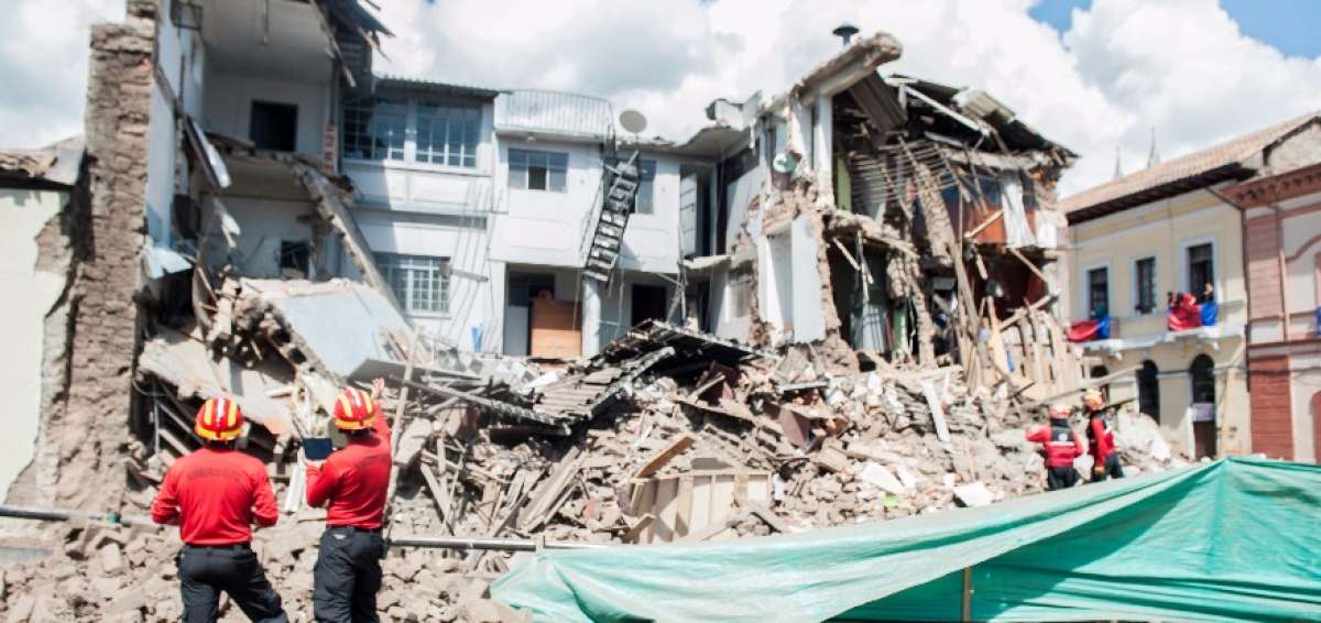 Constructora deber&aacute; responder por derrumbe de casa en San Blas
