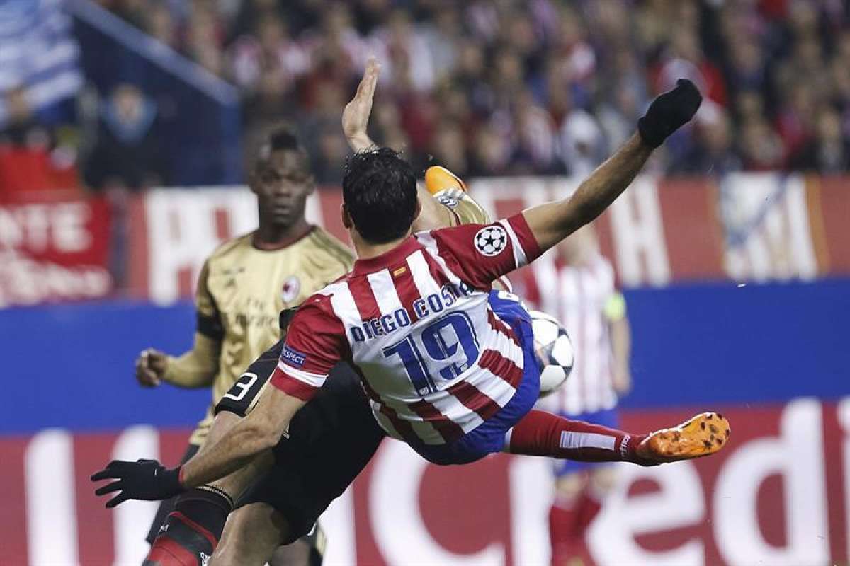 Con Diego Costa sonriente, el Atl&eacute;tico llega a su hotel lisboeta