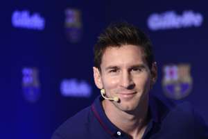 Lionel Messi siempre ha asegurado que le gustan m&aacute;s lo t&iacute;tulos colectivos que los individuales. Foto: AFP