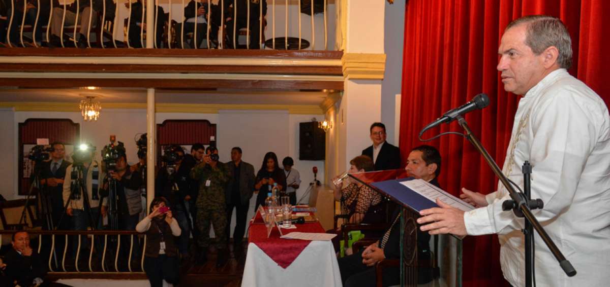 Ricardo Pati&ntilde;o acudi&oacute; a la jubilaci&oacute;n de 373 civiles que laboraron m&aacute;s de 30 a&ntilde;os en el Ministerio de Defensa. All&iacute; se refiri&oacute; a los cambios en la c&uacute;pula.      