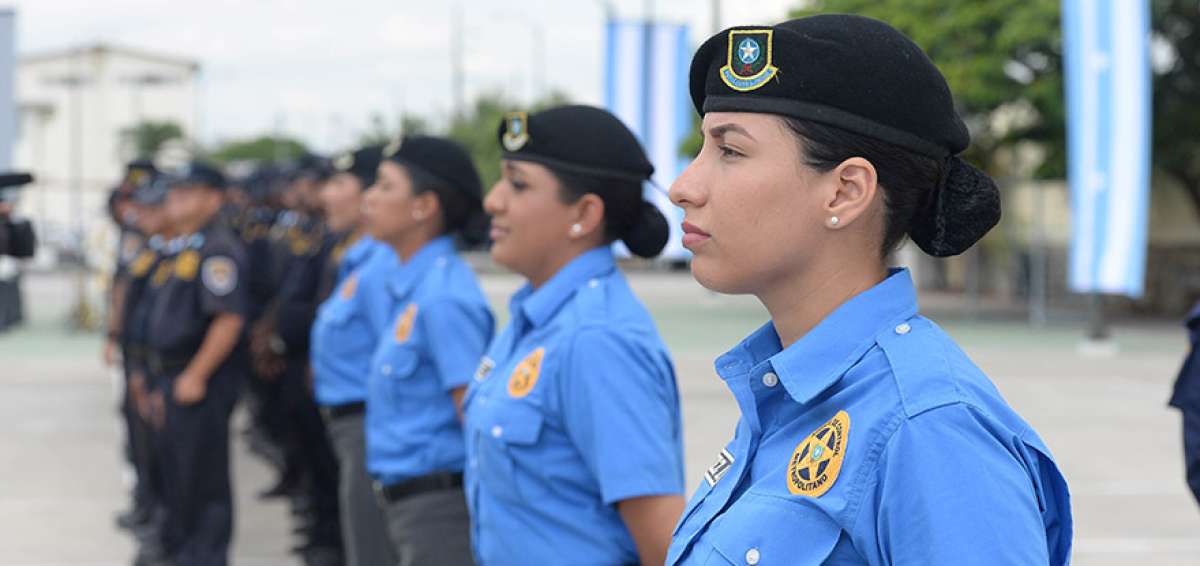Las nuevas agentes del cuerpo de control metropolitano forman parte de un contingente de 29 guardias que se graduaron la ma&ntilde;ana de este viernes 7 de febrero de 2020.