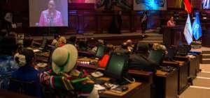 El encuentro de parlamentarias fue en el pleno de la Asamblea Nacional, y se discutieron pol&iacute;ticas de inclusi&oacute;n de las mujeres en el &aacute;mbito pol&iacute;tico.