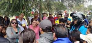 La discusi&oacute;n fue disuadida por los agentes metropolitanos.