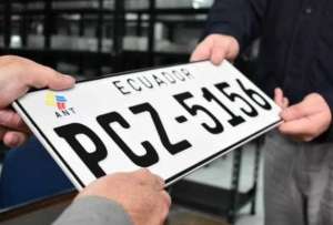 Usuarios acuden a la AMT solo para retirar placas gestionadas antes de la suspensi&oacute;n de servicios.