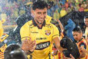 Entre ponchos y banderas: as&iacute; se vivi&oacute; la Noche Amarilla en Quito