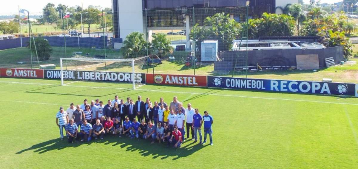 Conmebol busca instaurar est&aacute;ndares de c&eacute;sped para 2019
