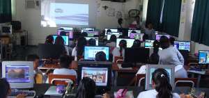 La incorporaci&oacute;n de las tecnolog&iacute;as de informaci&oacute;n y comunicaci&oacute;n (TIC) y la lucha por eliminar las brechas actuales, son algunos de los puntos que deben reforzarse en el sistema educativo.