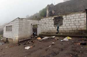 As&iacute; permanecen las casas afectadas en la comunidad rural Calhua Grande en Ambato.