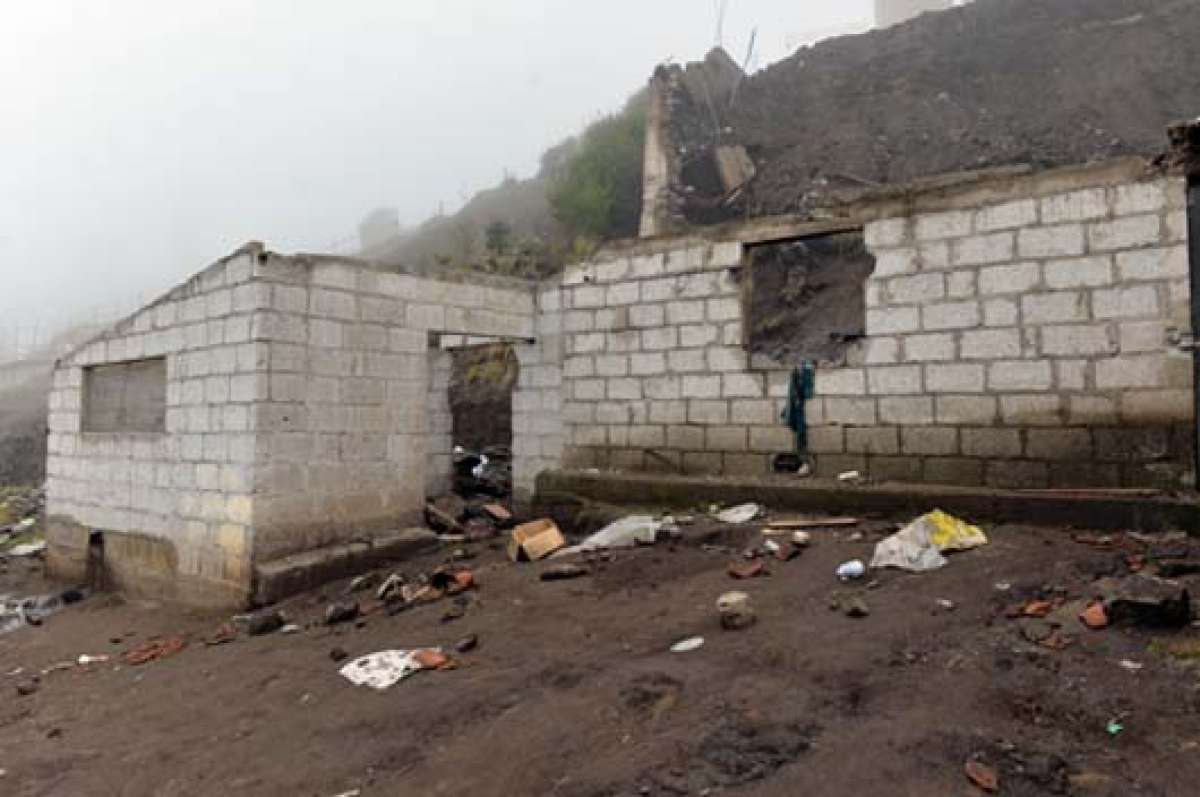 As&iacute; permanecen las casas afectadas en la comunidad rural Calhua Grande en Ambato.