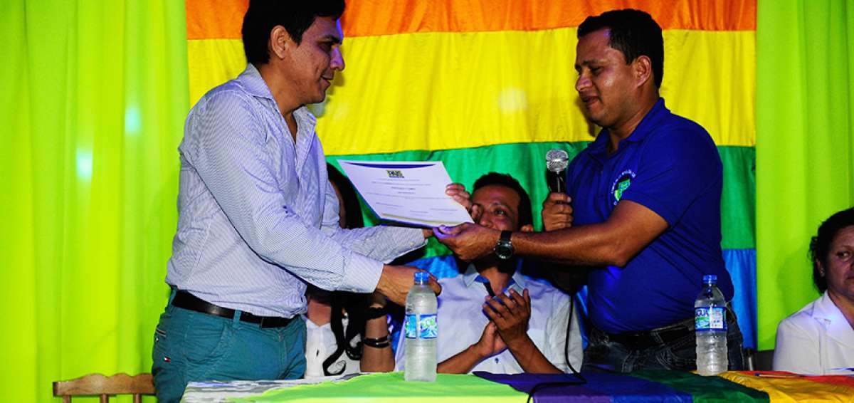 El pasado 15 de septiembre, el CRC &ldquo;Divers@s&rdquo; recibi&oacute; el certificado por parte de miembros de Alianza PAIS (AP).