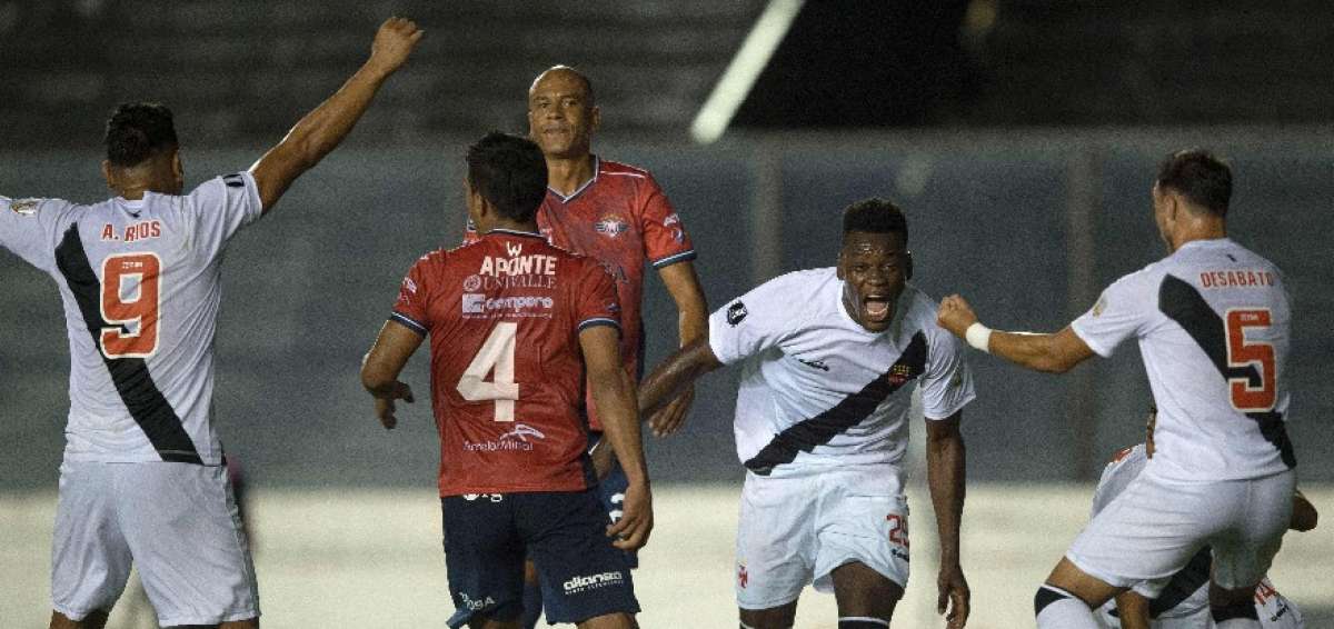 Vasco despedaza a Wilstermann en tercera fase de la Libertadores