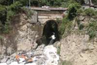 El puente vehicular de Guápulo está cerrado