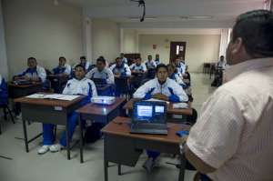 Los 29 uniformados reciben instrucci&oacute;n para convertirse en investigadores, de lunes a viernes, en el Instituto T&eacute;cnico Superior de la Polic&iacute;a. Foto: Andr&eacute;s Darquea/ El Telegrafo