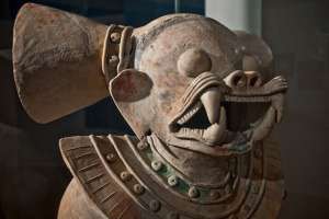 La figura del jaguar, perteneciente a la Cultura La Tolita, es una pieza de gran tama&ntilde;o, considerada uno de los hallazgos m&aacute;s importantes de esta cultura. Foto: Vicente Gaibor